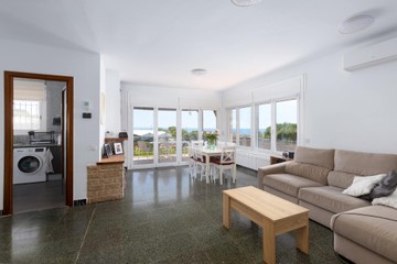 living - 226m² house / villa for sale in Cabrils, Barcelona - featured
