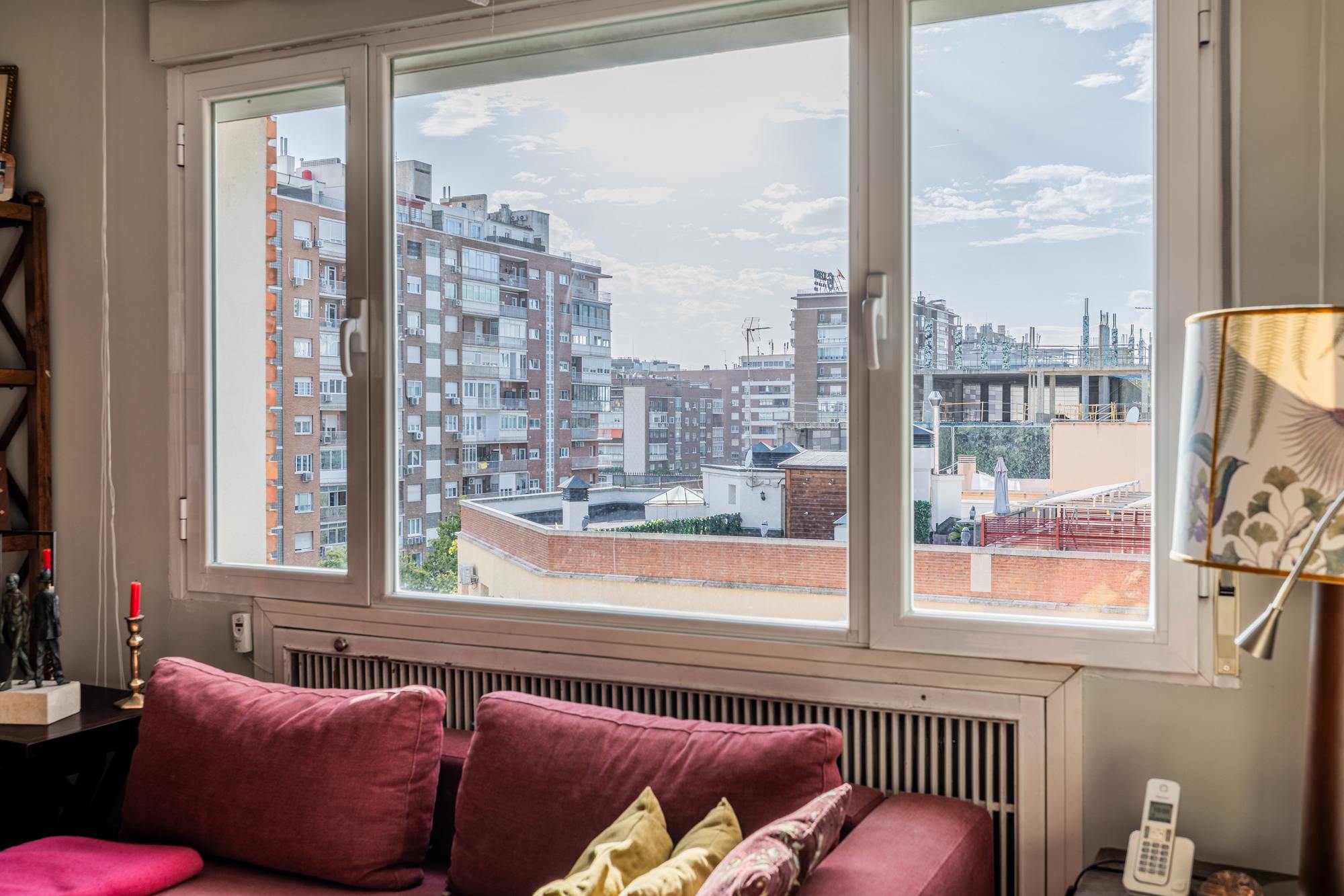 living - Piso de 198m² en venta en Nueva España, Madrid - gallery thumbnail - 5