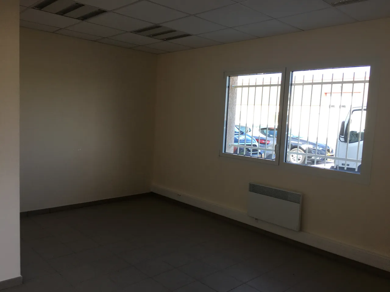 logistics - Entrepôt / Bureaux À Louer - gallery - 6