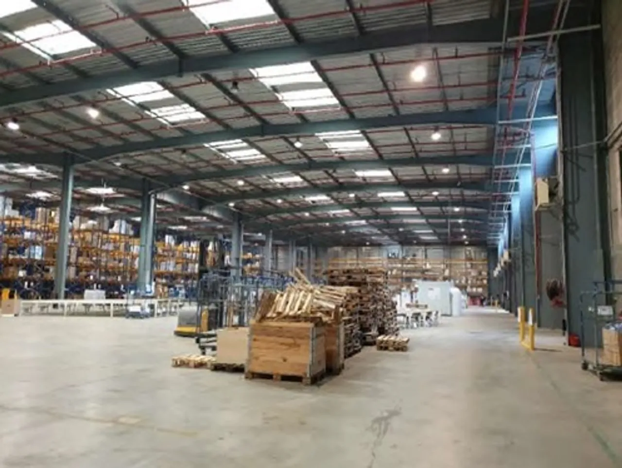 logistics - Entrepôt / Bureaux À Louer - À Vendre - gallery - 2