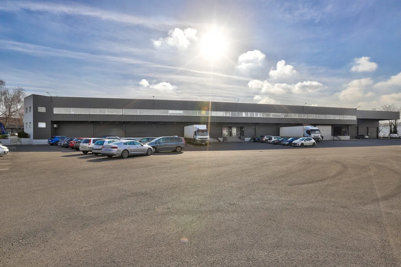 logistics - Light Industrial Premises / Offices For Rent - gallery - 3
