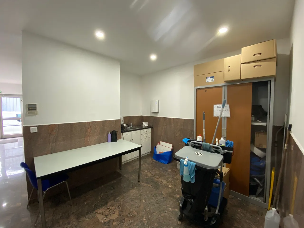 logistics - Mixed Light Industrial Premises / Offices For Rent - gallery - 9