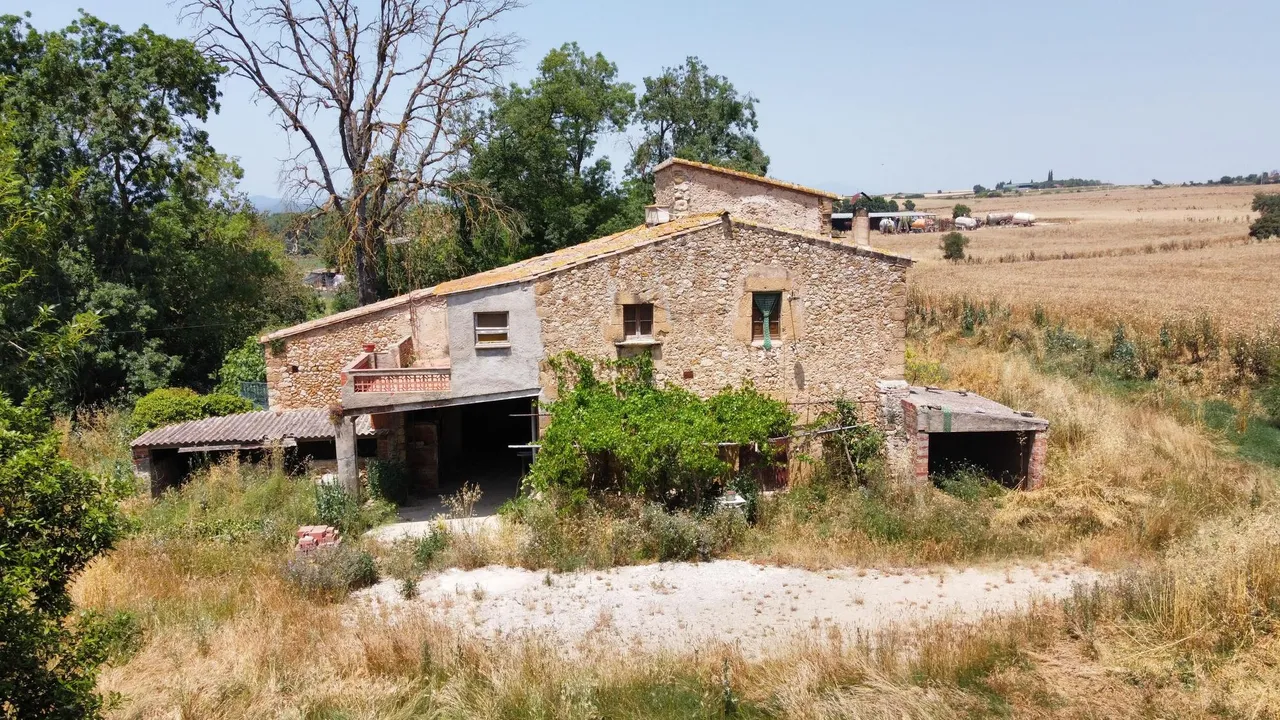 living - Casa rural de 253m² en venta en Alt Empordà, Girona - gallery - 3