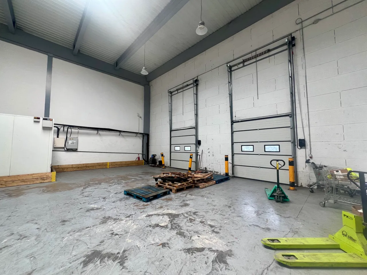logistics - Light Industrial Premises / Offices For Rent - gallery - 3