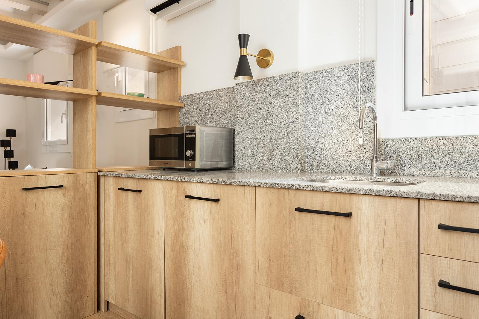 living - 67m² apartment for sale in Gótico, Barcelona - gallery thumbnail - 7