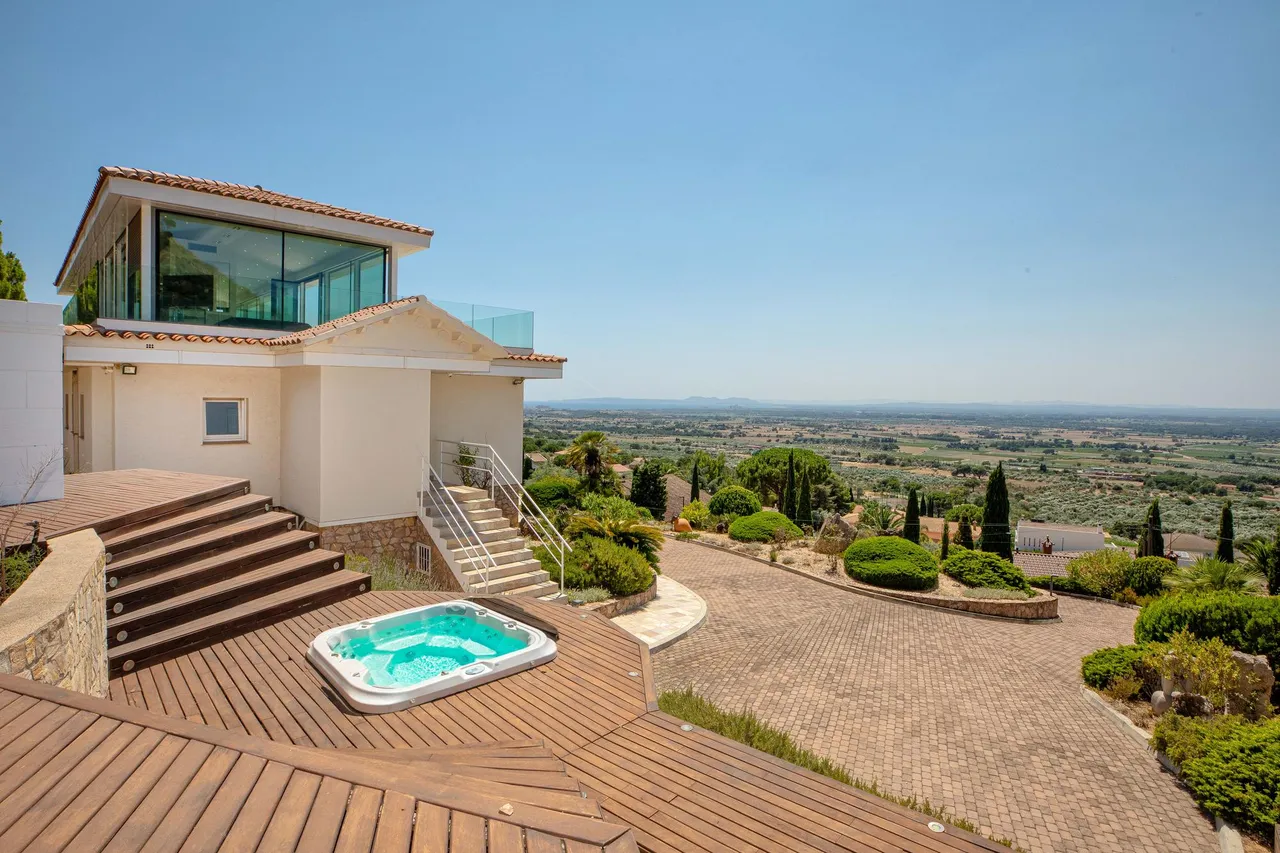 living - 150m² house / villa for sale in Bay of Roses, Costa Brava - gallery - 10