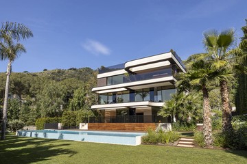 living - Pearson Gardens - featured