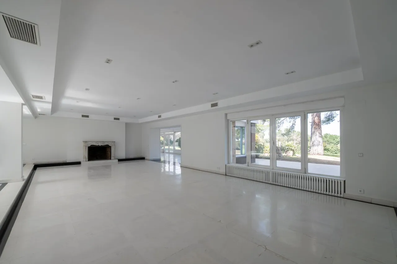 living - Casa / villa de 2,634m² con 400m² terraza en venta en La Moraleja Urbanización - gallery - 10