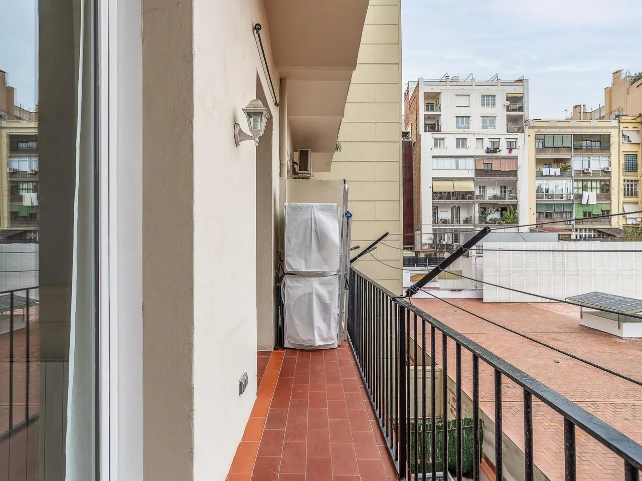 living - Piso de 71m² en venta en Eixample Izquierdo, Barcelona - gallery - 8