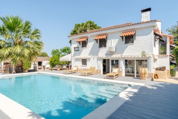 living - 307m² house / villa for rent in Bétera, Valencia - featured