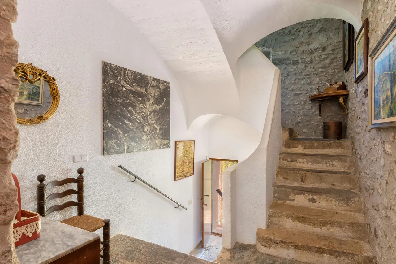 living - Casa rural de 1,082m² en venta en Pla de l'Estany, Girona - gallery - 10