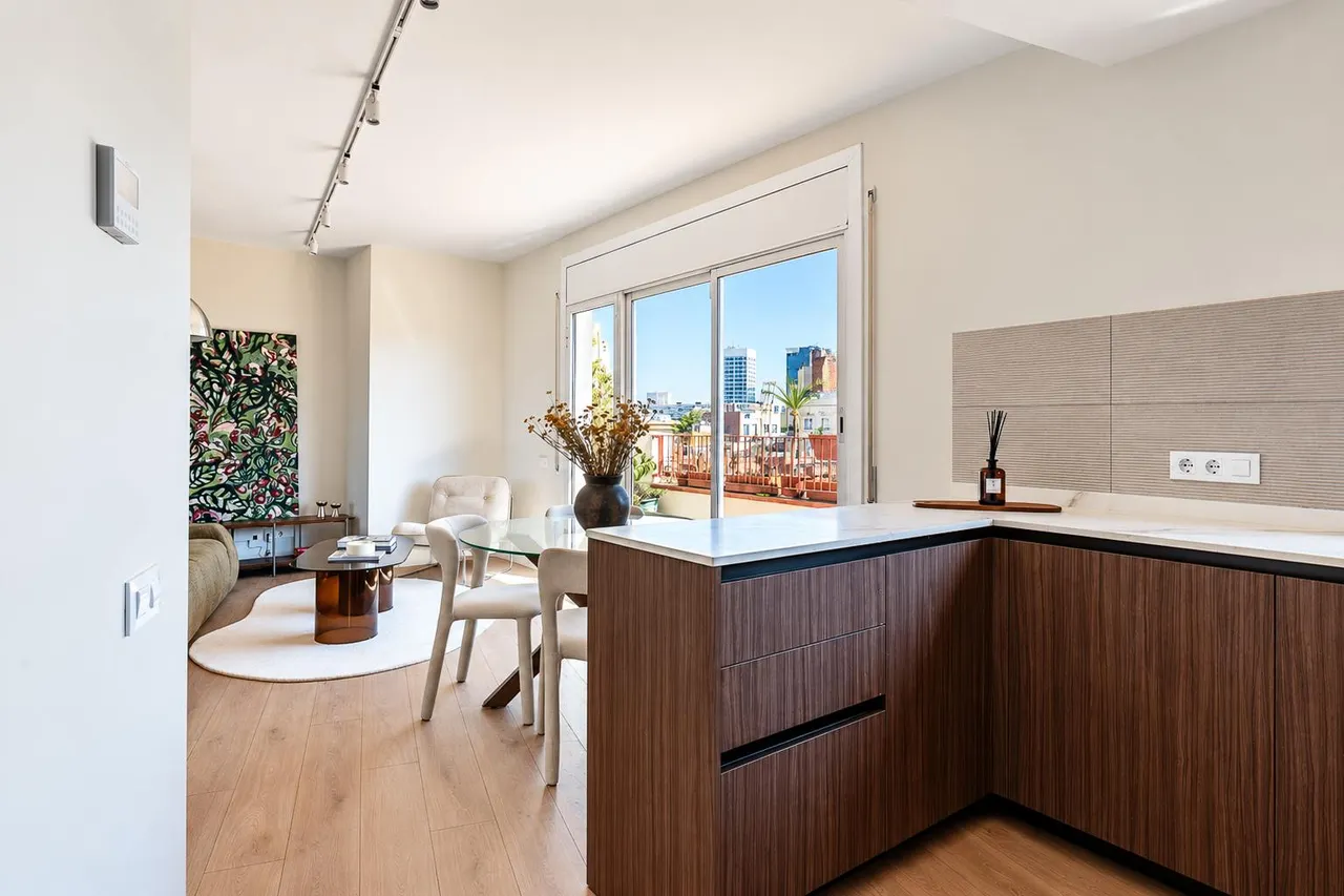 living - Ático de 90m² con 64m² terraza en venta en Sants-Badal - gallery - 7