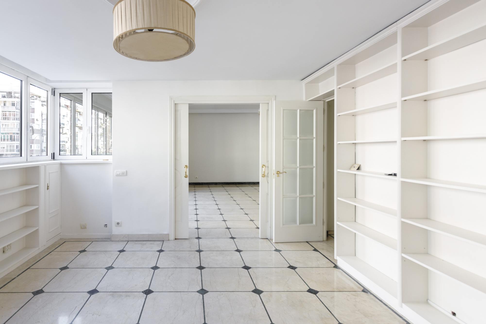 living - 287m² apartment for rent in Guindalera, Madrid - gallery thumbnail - 8