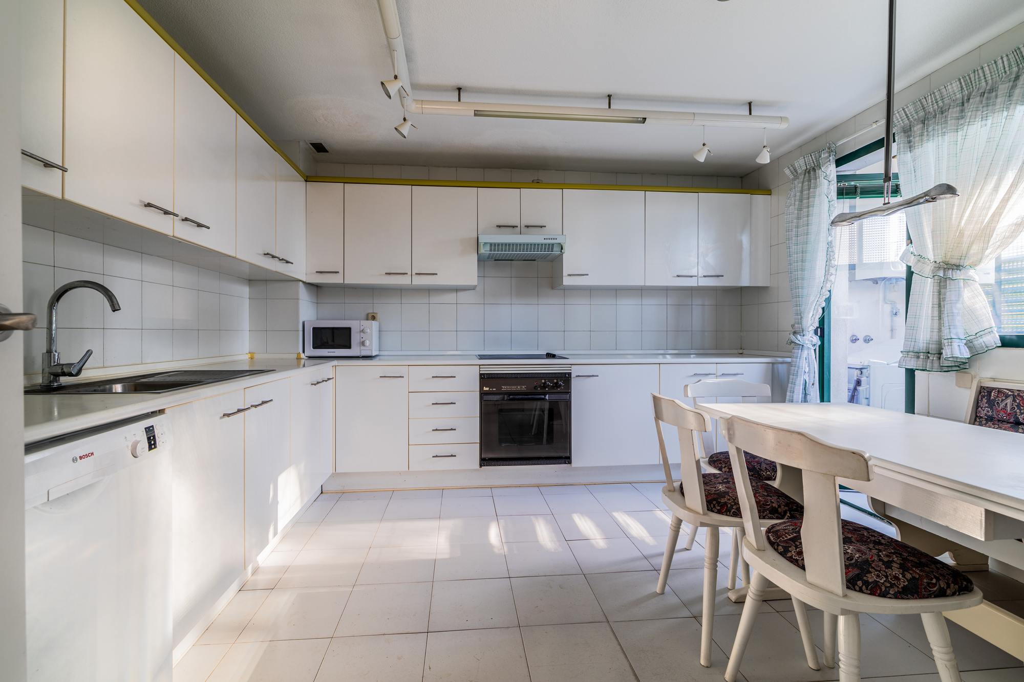 living - 279m² country house with 120m² garden for rent in Las Rozas - gallery thumbnail - 3