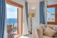 living - Apartamento en primera línea de la Costa Brava en venta - gallery thumbnail - 3