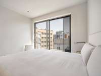 living - Ático de 74m² con 40m² terraza en venta en Poblenou - gallery thumbnail - 8
