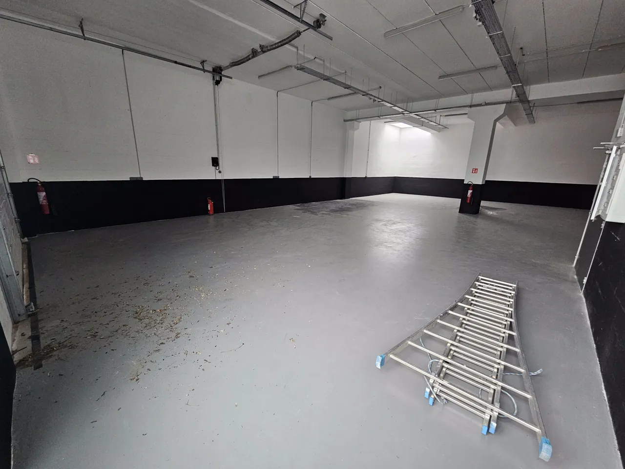 logistics - Light Industrial Premises / Offices For Rent - gallery - 7