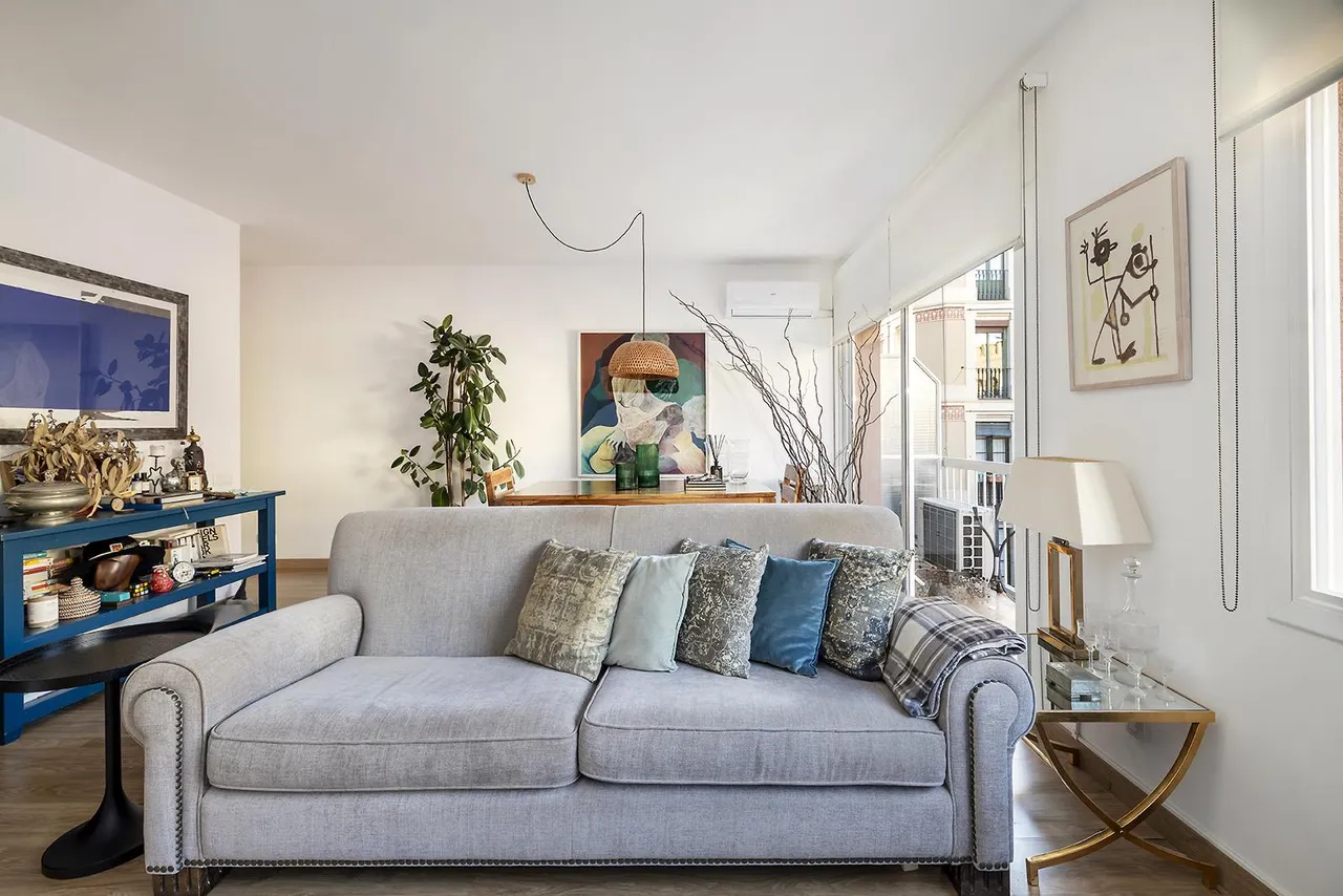 living - Piso de 66m² en alquiler en Eixample Derecho, Barcelona - gallery - 5