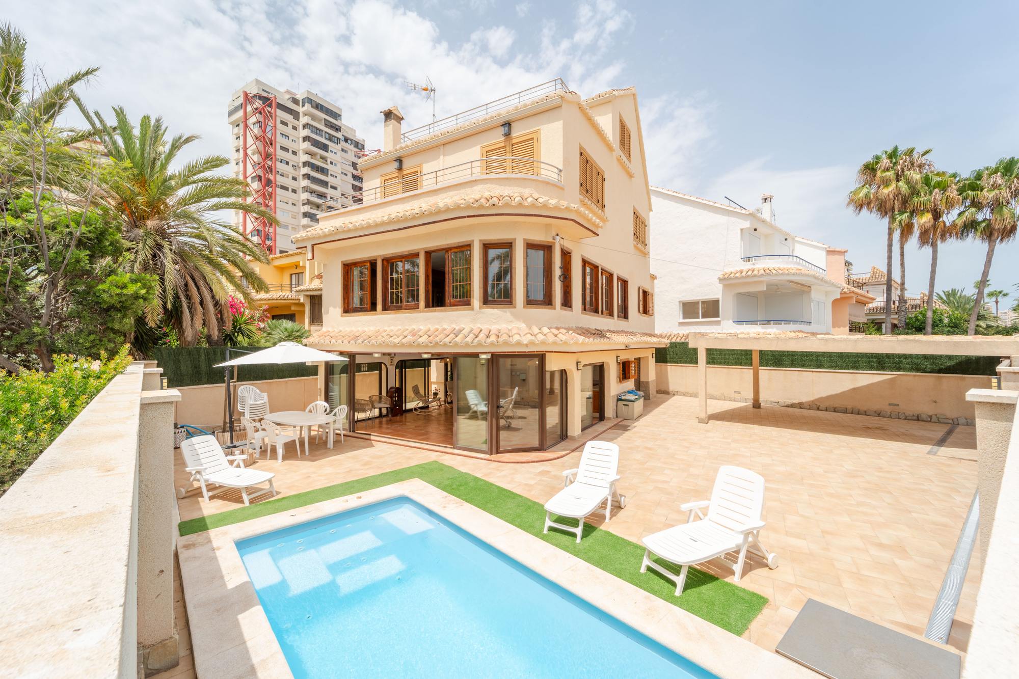 living - Luxury beachfront property for rent in Pobla de Farnals - gallery thumbnail - 1