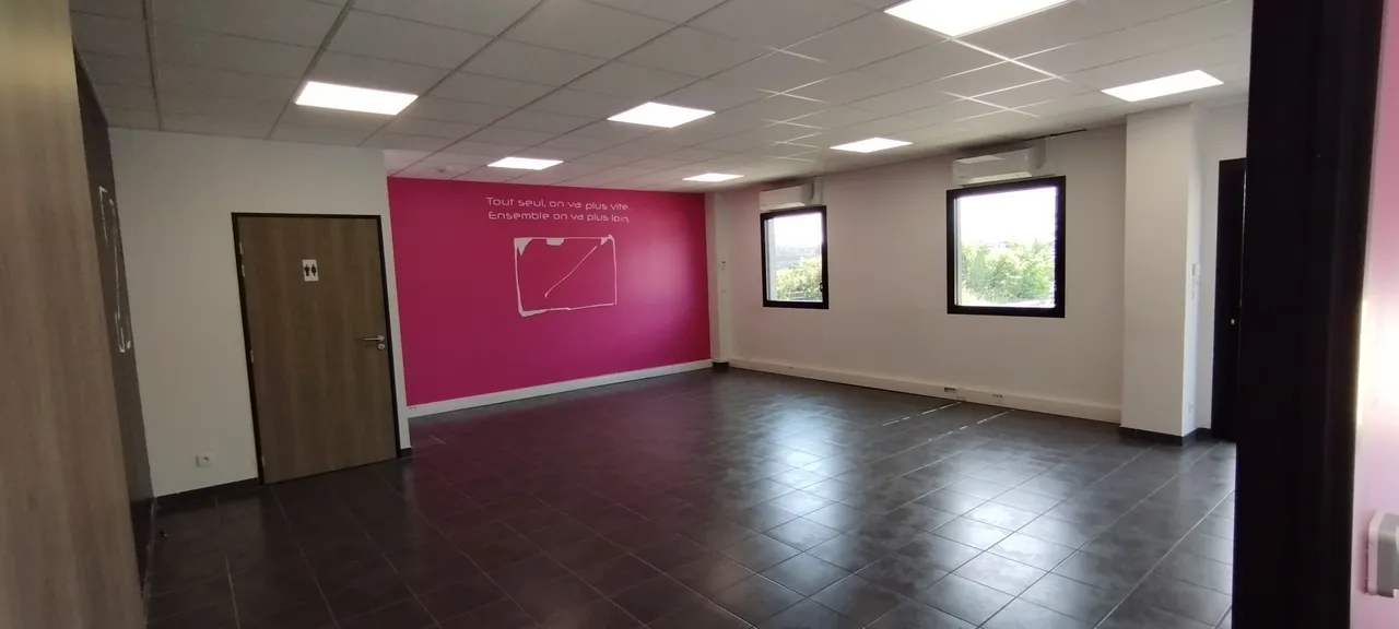 logistics - Light Industrial Premises / Offices For Rent - gallery - 6