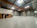 logistics - Activités / Bureaux À Louer - gallery thumbnail - 2