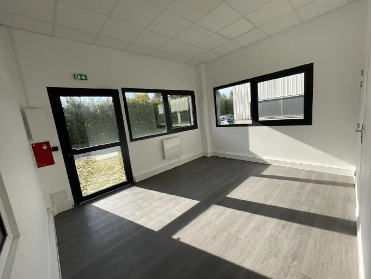 logistics - Activités / Bureaux À Louer - gallery - 2