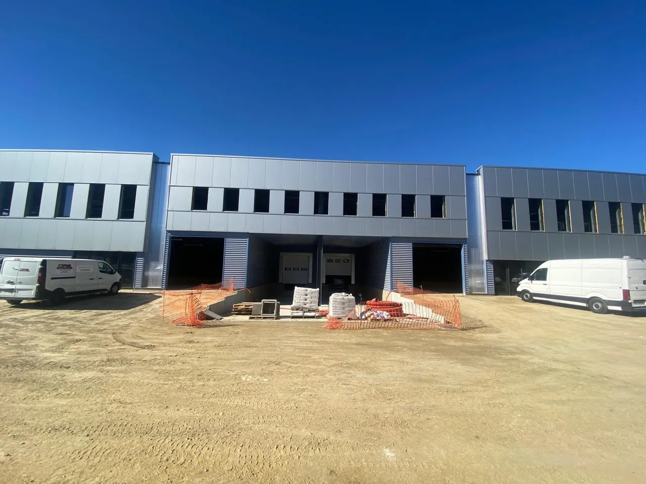 logistics - Entrepôt / Bureaux À Louer - gallery - 3