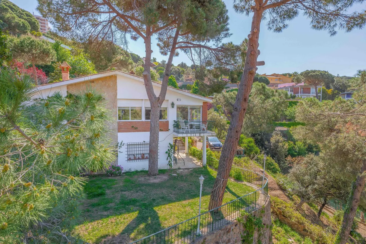living - 354m² house / villa for sale in Lloret de Mar, Costa Brava - gallery - 5