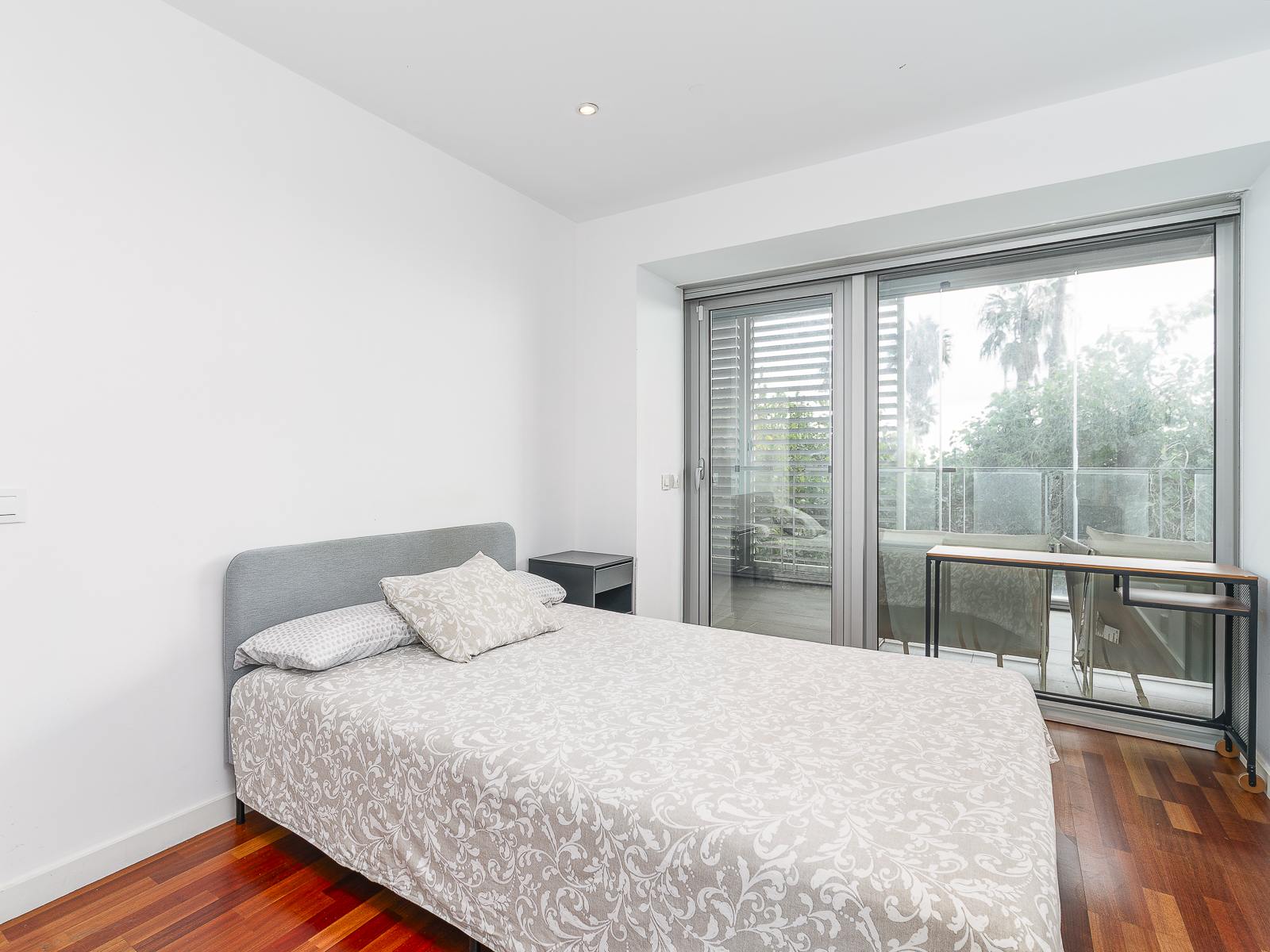 living - Piso de 84m² con 31m² terraza en venta en Diagonal Mar - gallery thumbnail - 9