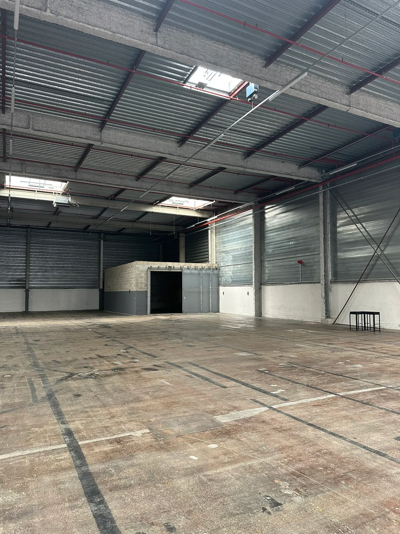logistics - Entrepôt / Bureaux À Louer - gallery - 2