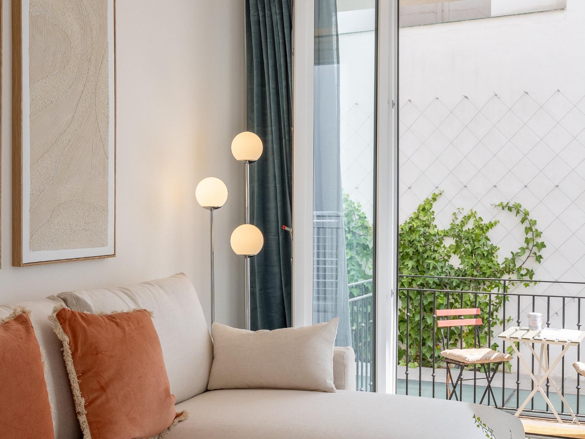 living - Piso de 93m² en alquiler en Embajadores, Madrid - gallery thumbnail - 8