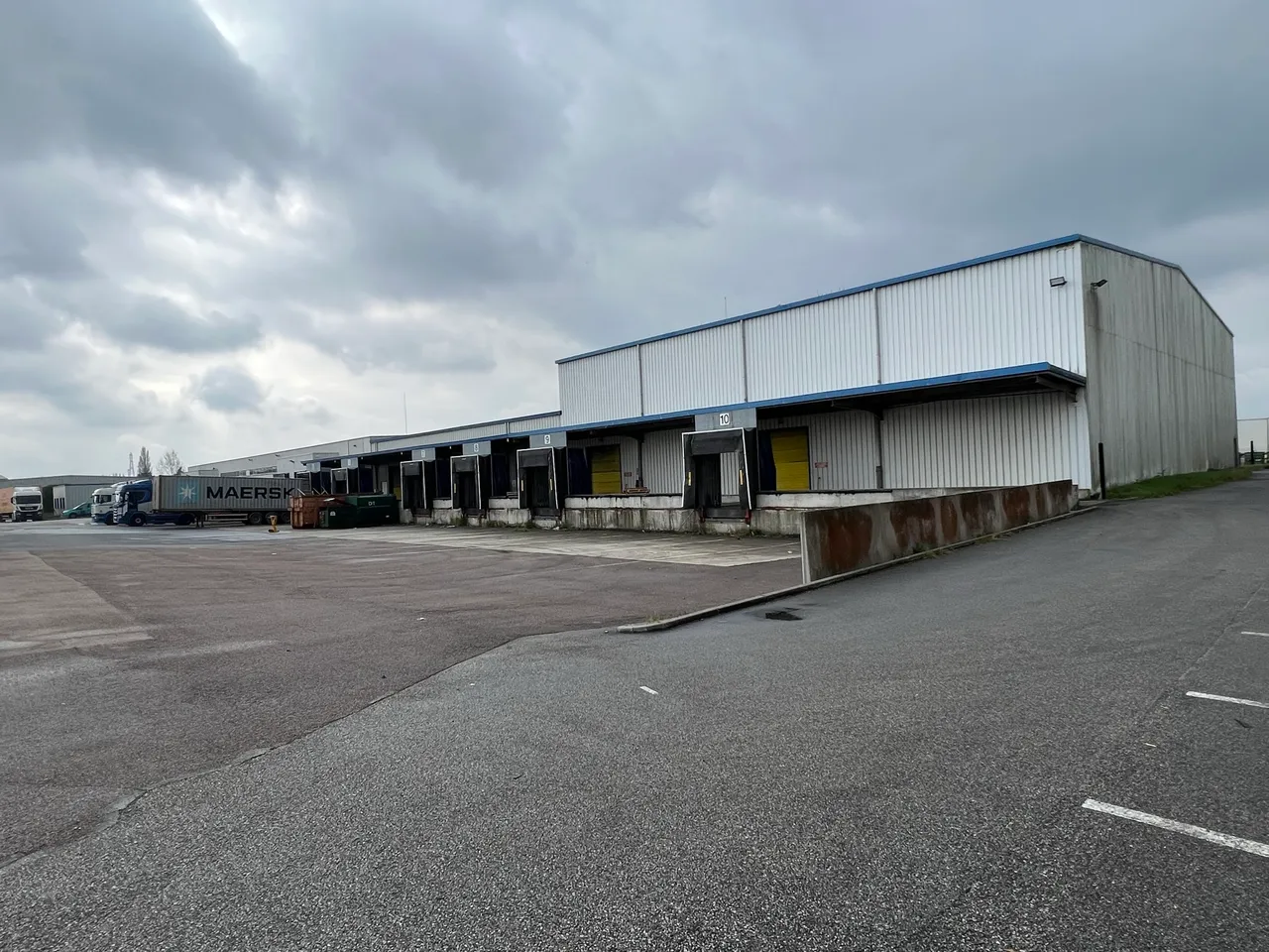 logistics - Entrepôt / Bureaux À Louer - À Vendre - gallery - 9