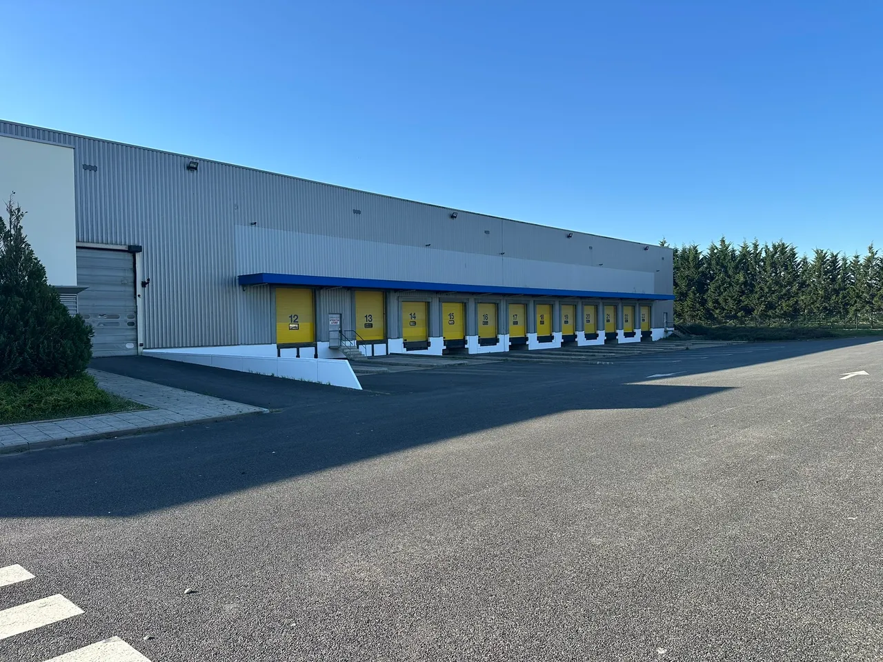 logistics - Logistics Warehouse For Rent - gallery - 10