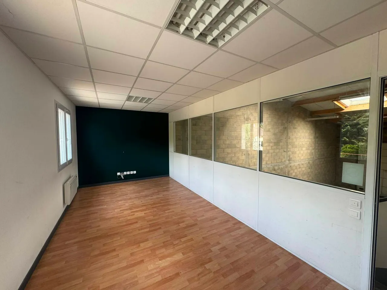 logistics - Light Industrial Premises / Offices For Rent - gallery - 7