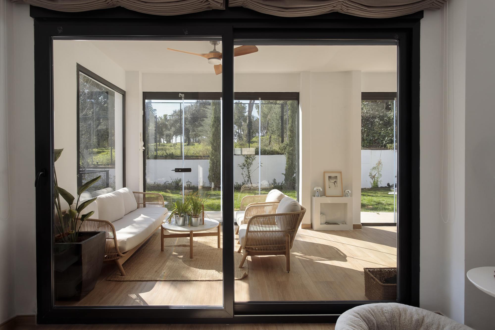 living - Casa / villa de 350m² en alquiler en La Moraleja Urbanización - gallery thumbnail - 5