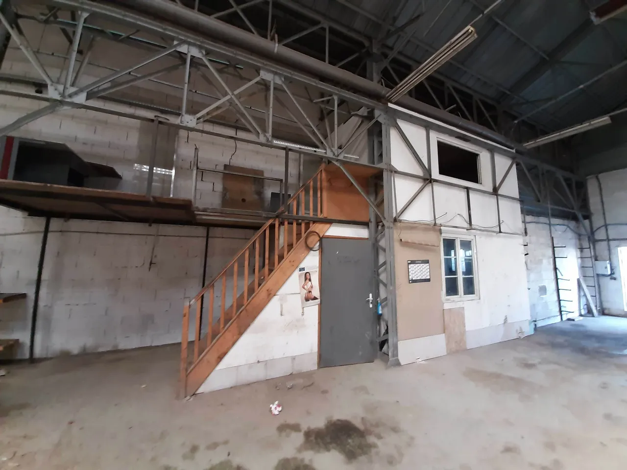 logistics - Light Industrial Premises / Offices For Rent - gallery - 5