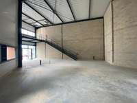 office - Services / Showroom For Rent - gallery thumbnail - 3