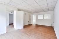 logistics - Activités / Bureaux À Louer - gallery thumbnail - 4