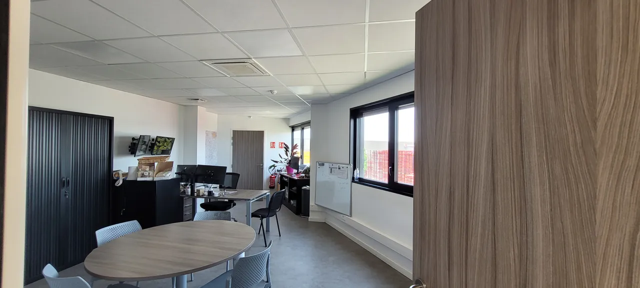 logistics - Entrepôt / Bureaux À Louer - gallery - 9
