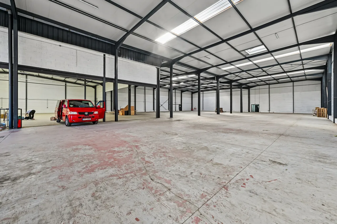 logistics - Light Industrial Premises / Offices For Rent - gallery - 3
