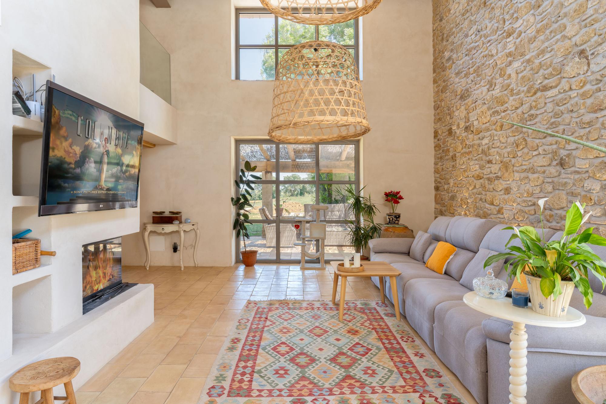 living - 1,132m² country house for sale in Pla de l'Estany, Girona - gallery thumbnail - 4