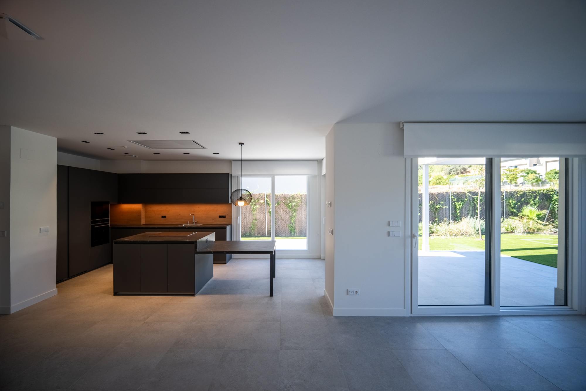 living - 320m² house / villa with 47m² terrace for rent in Fuente de Fresno - gallery thumbnail - 8
