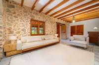 living - Casa rural de 139m² con 2,159m² de jardín en alquiler en Mancor de la Vall - gallery thumbnail - 7