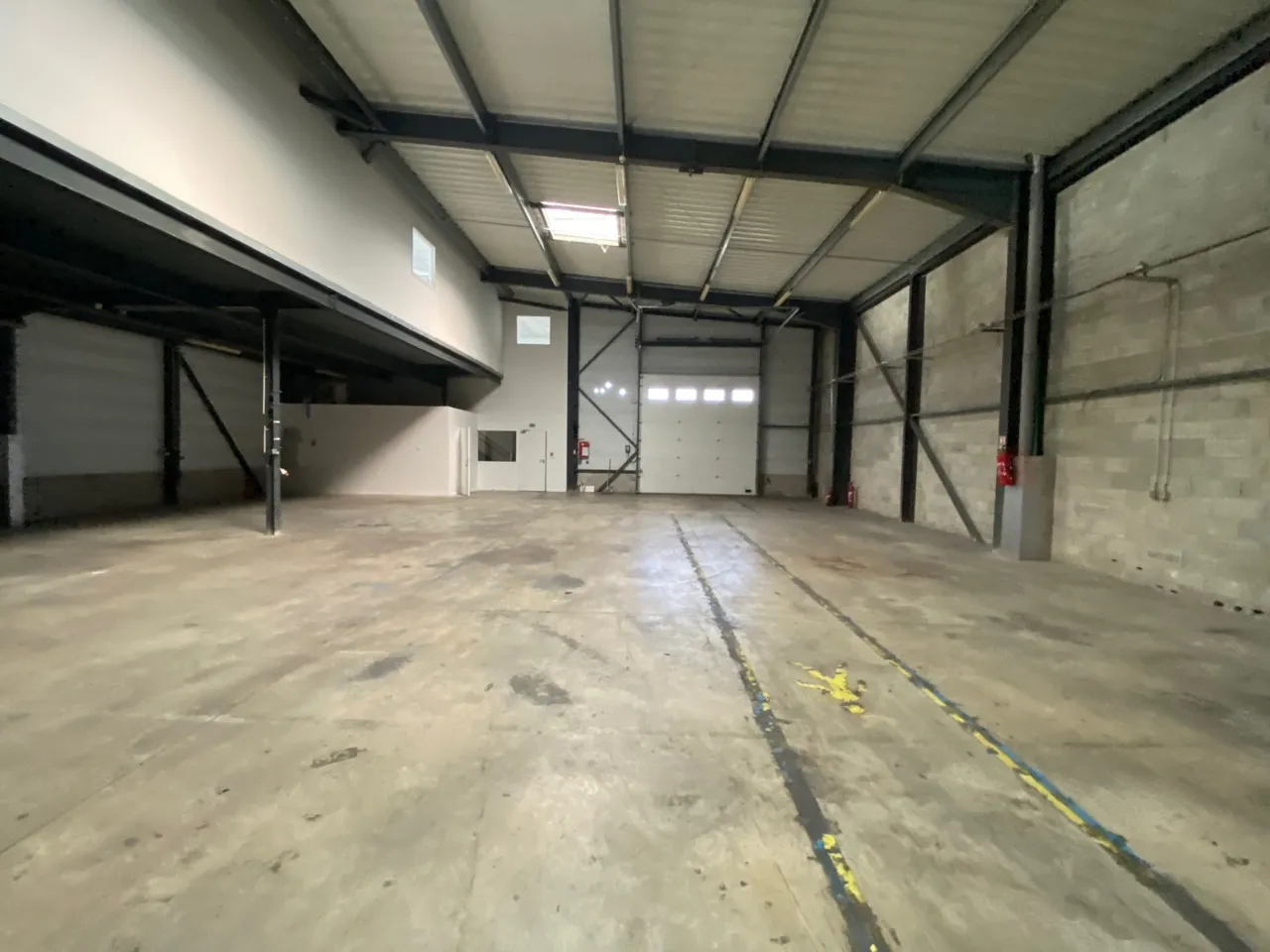 logistics - Activités / Bureaux À Louer - gallery - 2
