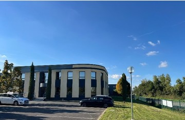 logistics - Activités / Bureaux À Louer - featured