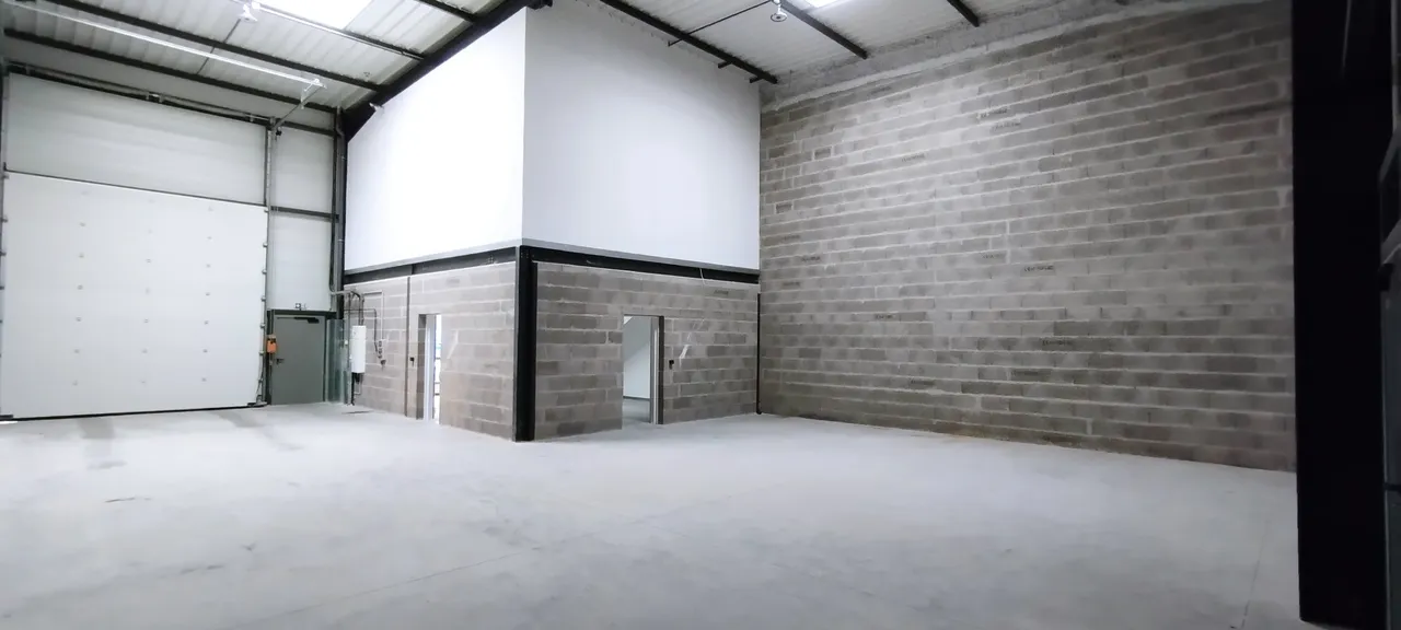 logistics - Light Industrial Premises / Offices For Rent - gallery - 9