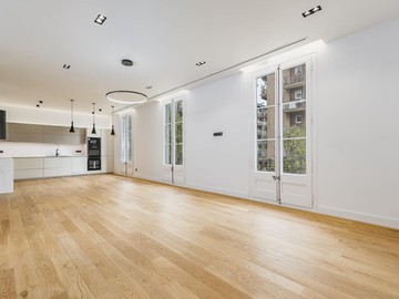 living - Piso de 140m² en venta en Eixample Derecho, Barcelona - featured