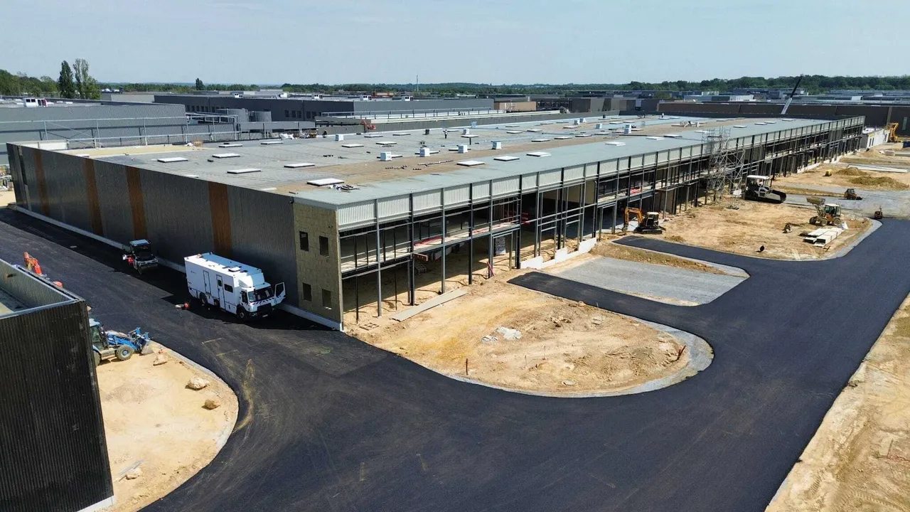 logistics - Light Industrial Premises / Offices For Sale - gallery - 2