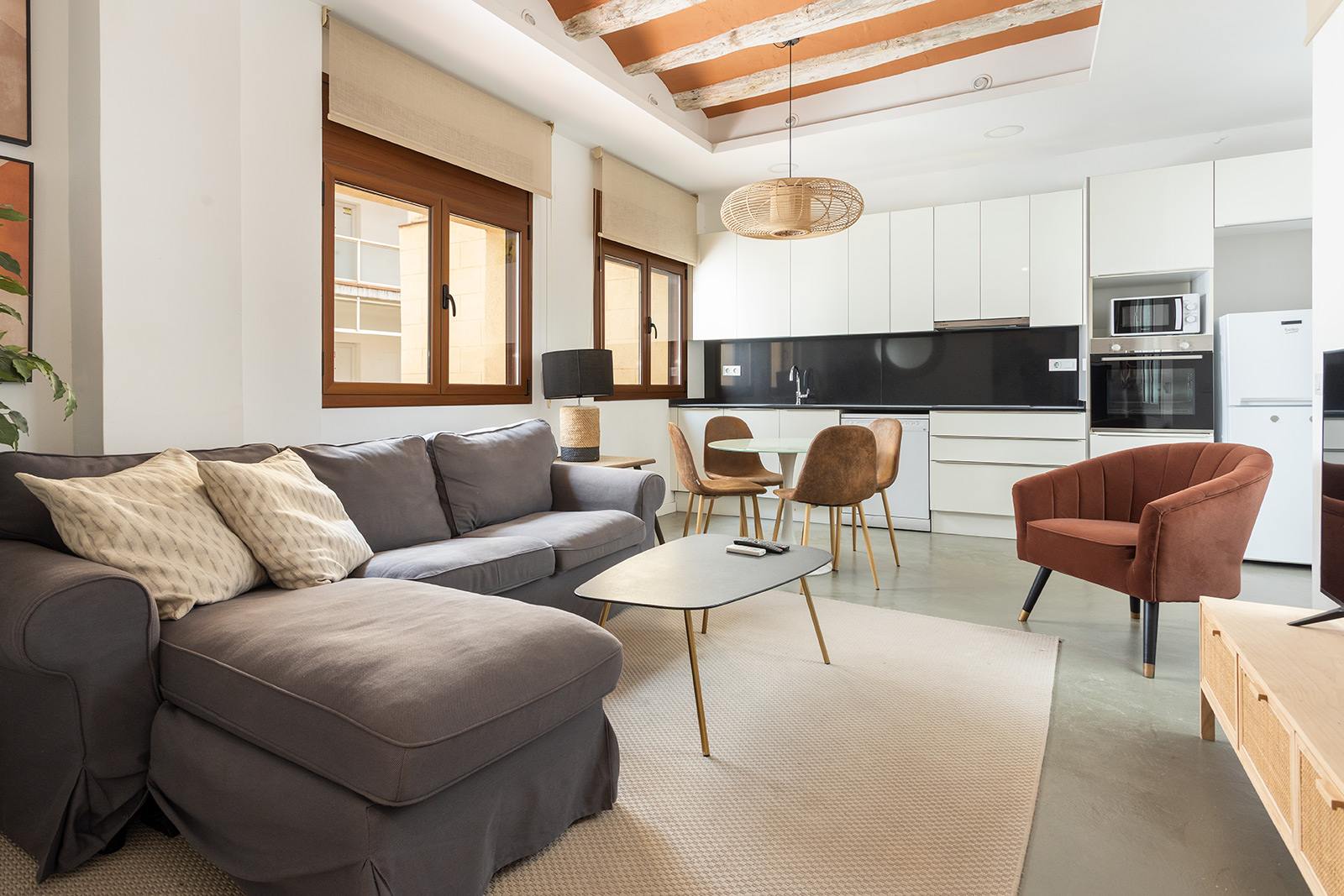living - 85m² apartment with 7m² terrace for sale in Gótico - gallery thumbnail - 2
