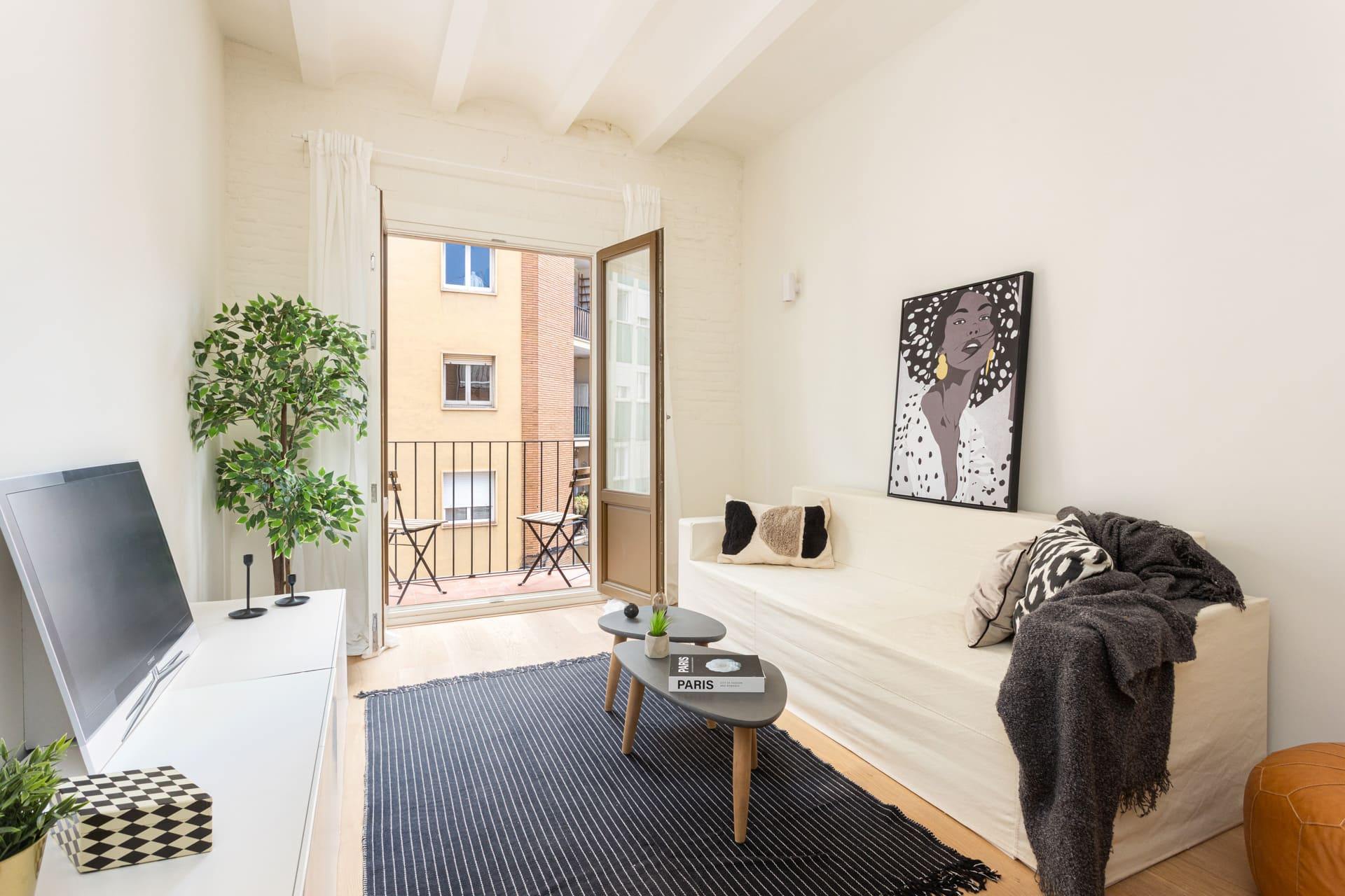 living - 82m² apartment for sale in Sants-Badal, Barcelona - gallery thumbnail - 3